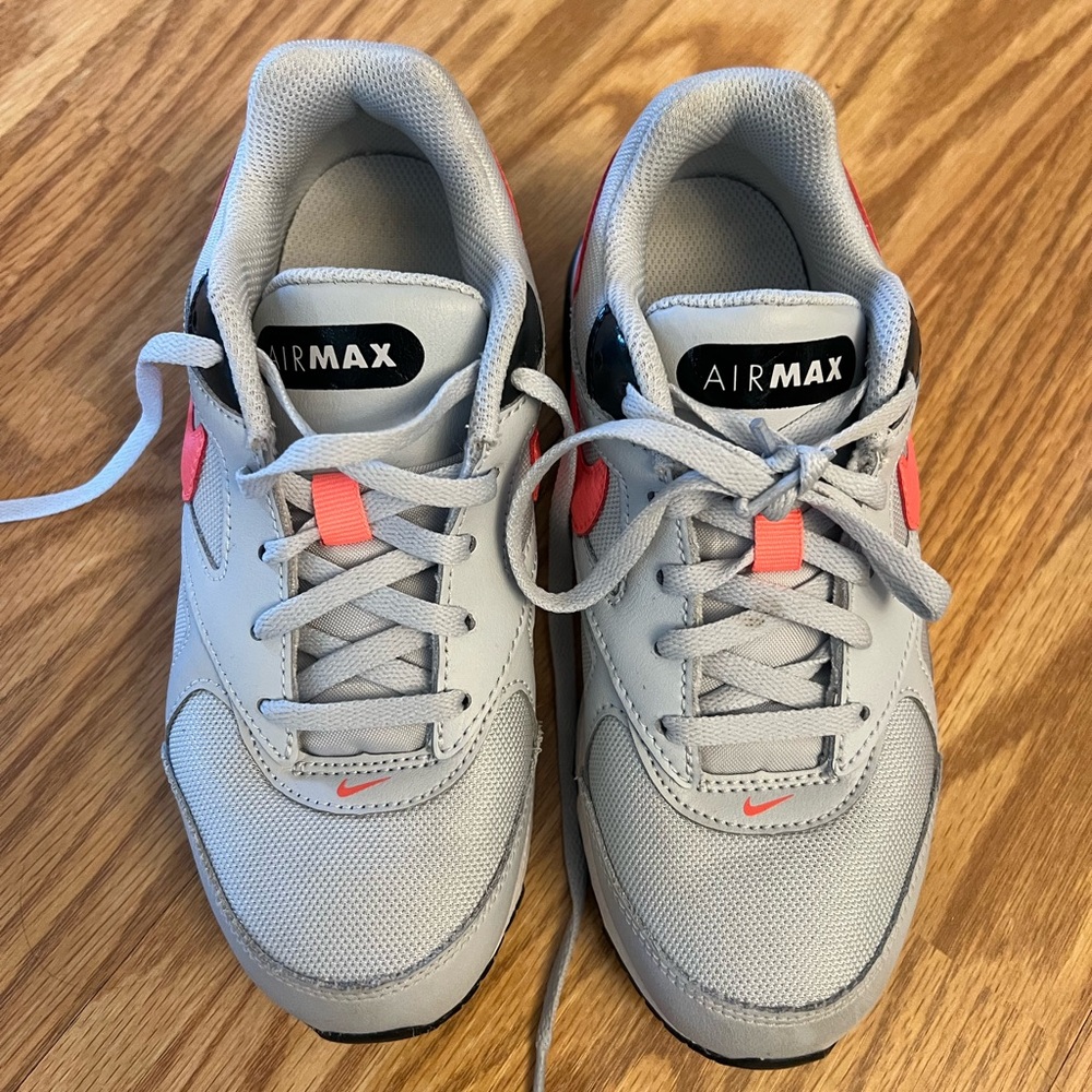 Girls Nike Air max